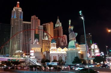 Pawlaki i Kargule w Ameryce Las Vegas nocą